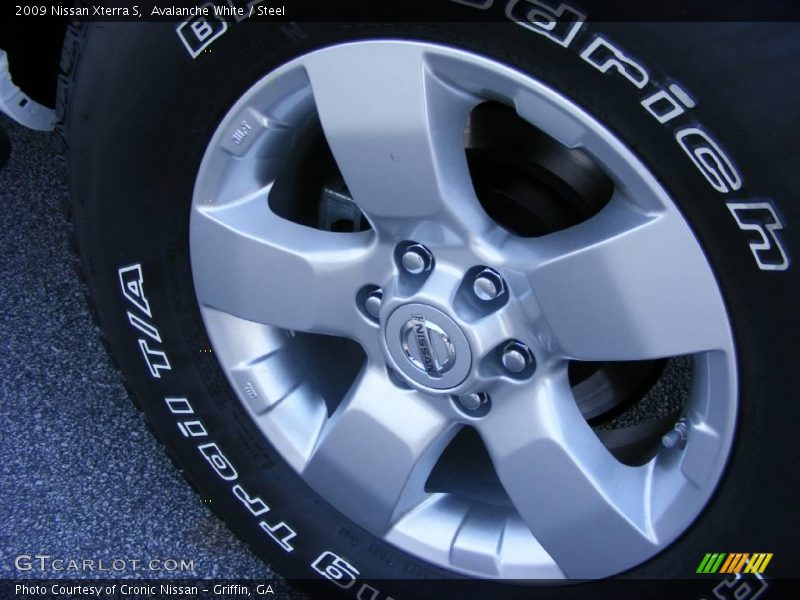 Avalanche White / Steel 2009 Nissan Xterra S