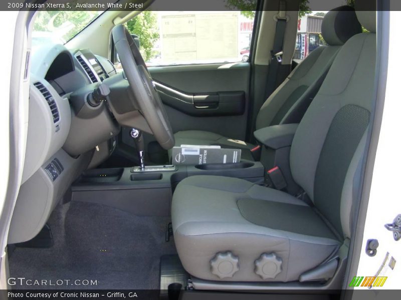 Avalanche White / Steel 2009 Nissan Xterra S