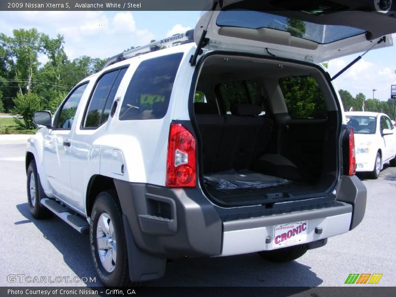 Avalanche White / Steel 2009 Nissan Xterra S