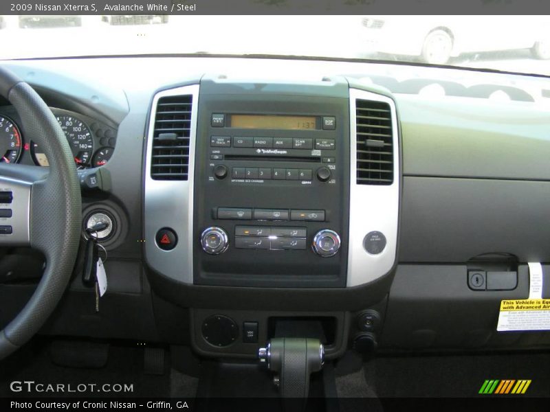 Avalanche White / Steel 2009 Nissan Xterra S