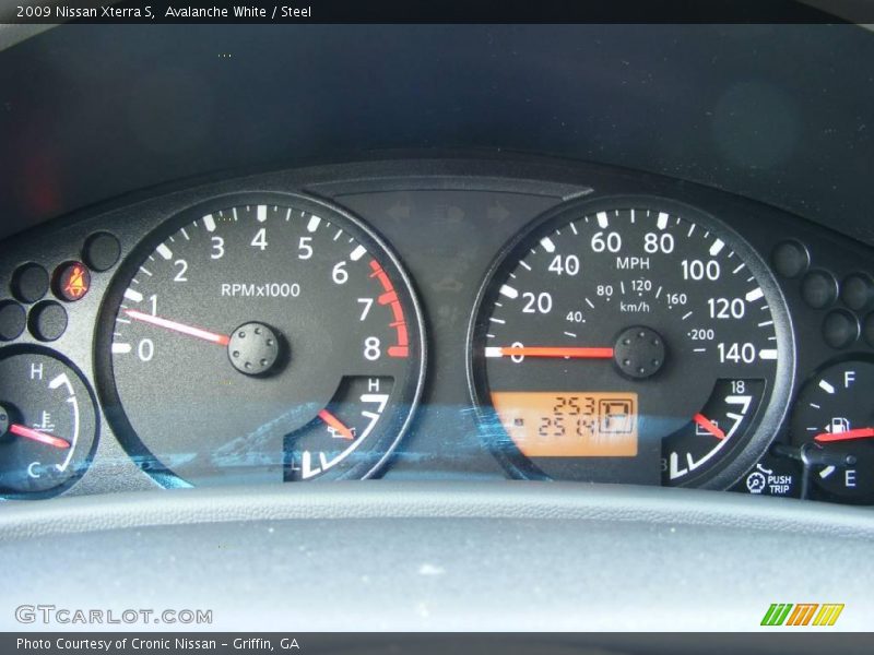 Avalanche White / Steel 2009 Nissan Xterra S