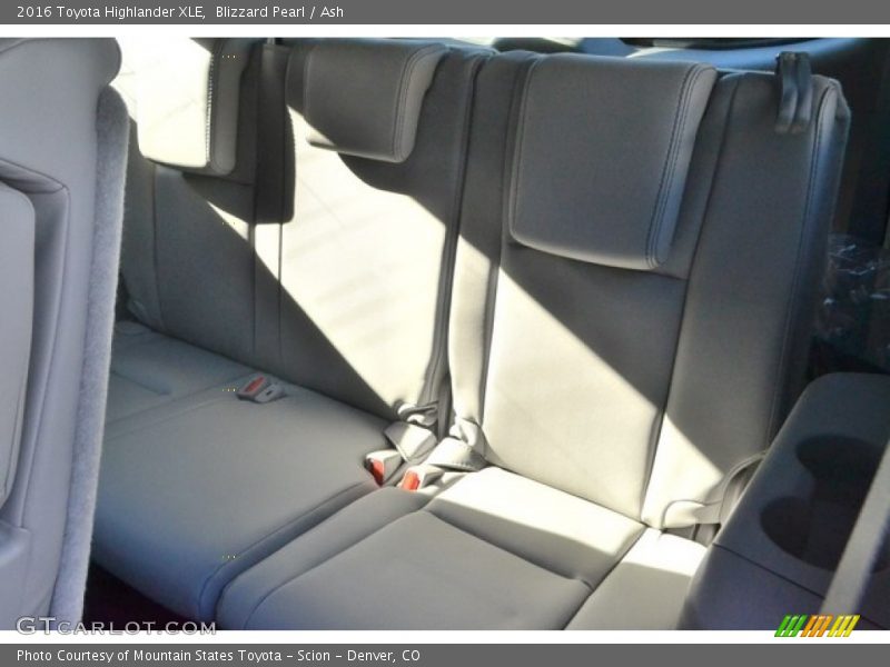 Blizzard Pearl / Ash 2016 Toyota Highlander XLE