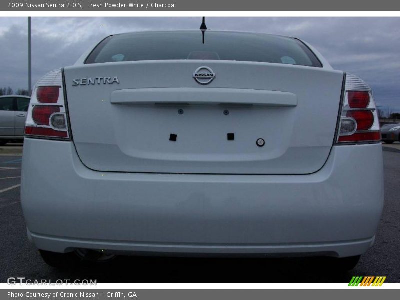 Fresh Powder White / Charcoal 2009 Nissan Sentra 2.0 S