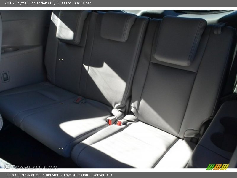 Blizzard Pearl / Ash 2016 Toyota Highlander XLE