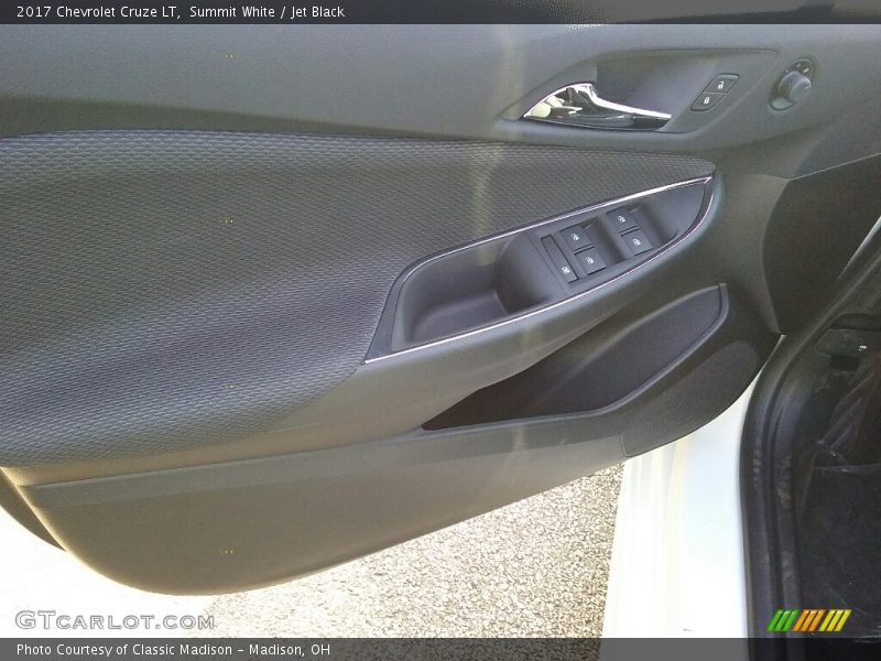 Summit White / Jet Black 2017 Chevrolet Cruze LT
