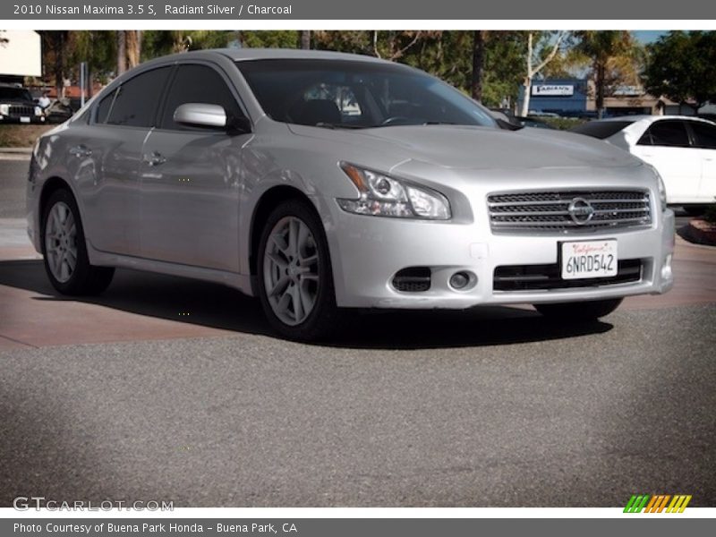 Radiant Silver / Charcoal 2010 Nissan Maxima 3.5 S