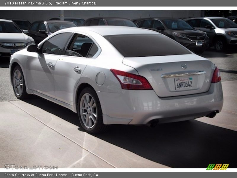 Radiant Silver / Charcoal 2010 Nissan Maxima 3.5 S