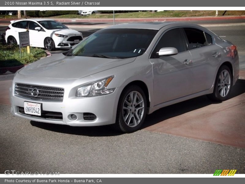 Radiant Silver / Charcoal 2010 Nissan Maxima 3.5 S