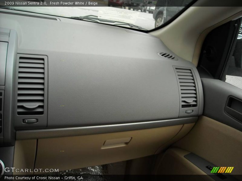 Fresh Powder White / Beige 2009 Nissan Sentra 2.0