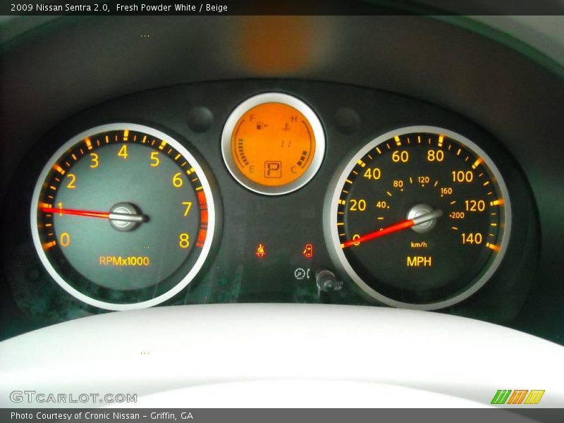 Fresh Powder White / Beige 2009 Nissan Sentra 2.0