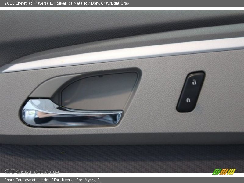 Silver Ice Metallic / Dark Gray/Light Gray 2011 Chevrolet Traverse LS