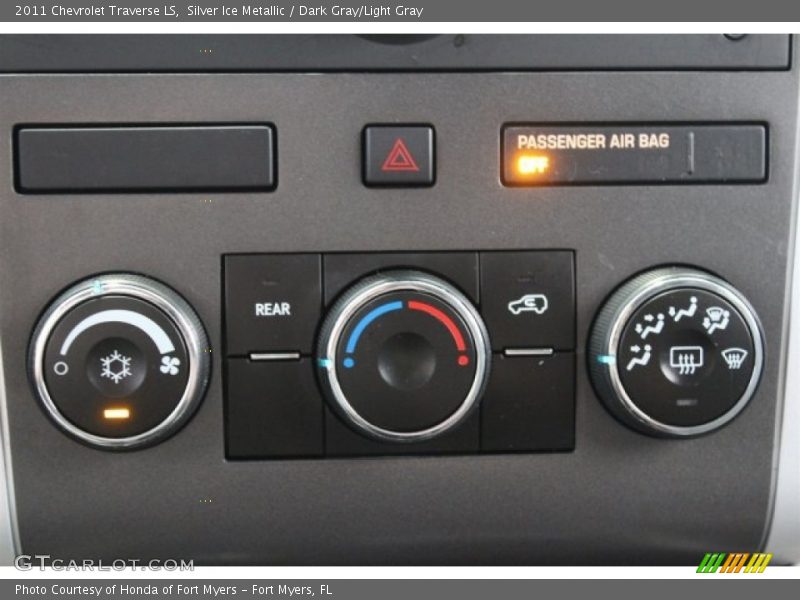 Silver Ice Metallic / Dark Gray/Light Gray 2011 Chevrolet Traverse LS