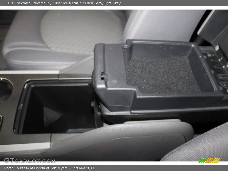 Silver Ice Metallic / Dark Gray/Light Gray 2011 Chevrolet Traverse LS