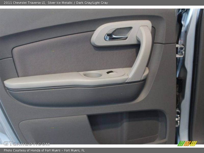 Silver Ice Metallic / Dark Gray/Light Gray 2011 Chevrolet Traverse LS