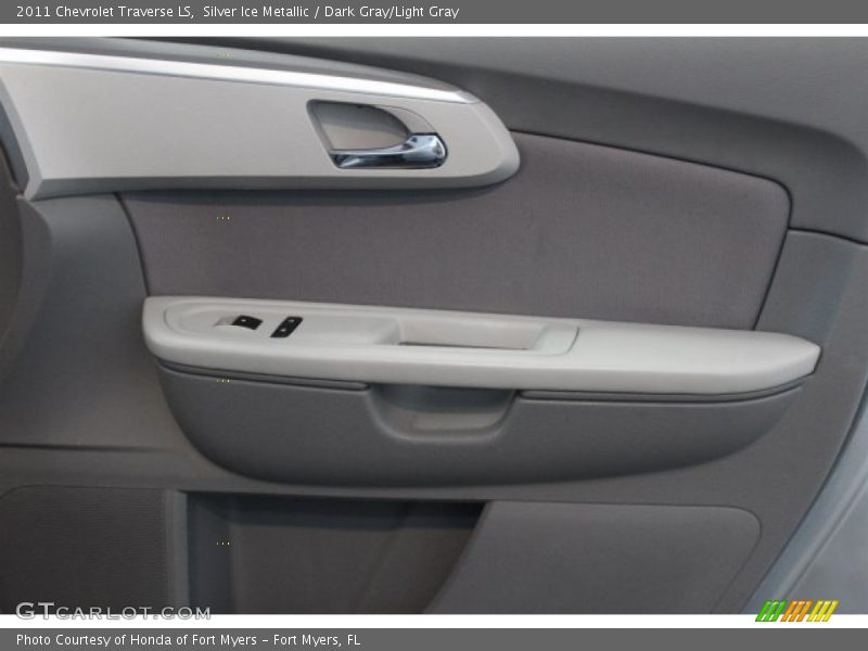 Silver Ice Metallic / Dark Gray/Light Gray 2011 Chevrolet Traverse LS