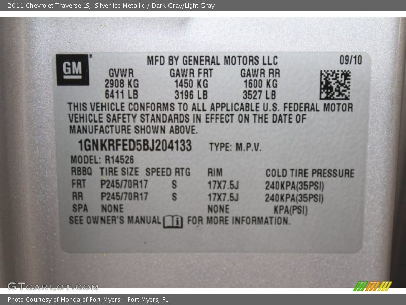 Silver Ice Metallic / Dark Gray/Light Gray 2011 Chevrolet Traverse LS