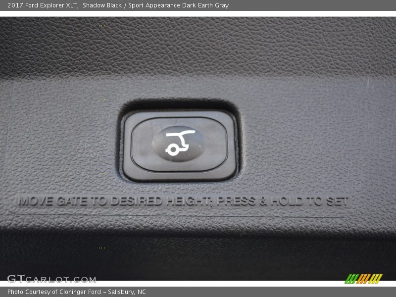 Shadow Black / Sport Appearance Dark Earth Gray 2017 Ford Explorer XLT