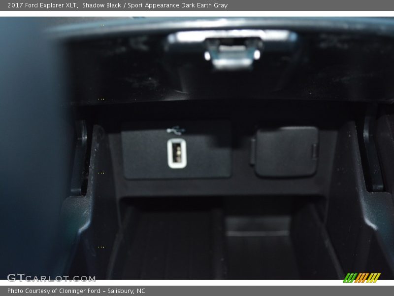 Shadow Black / Sport Appearance Dark Earth Gray 2017 Ford Explorer XLT
