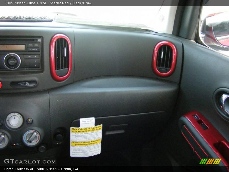 Scarlet Red / Black/Gray 2009 Nissan Cube 1.8 SL