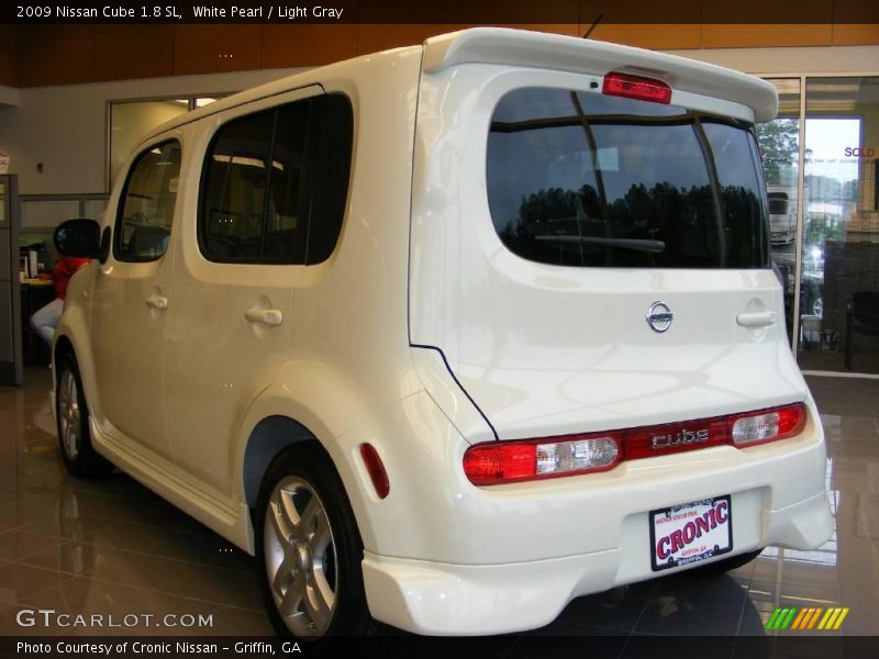 White Pearl / Light Gray 2009 Nissan Cube 1.8 SL