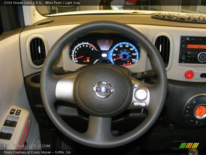 White Pearl / Light Gray 2009 Nissan Cube 1.8 SL