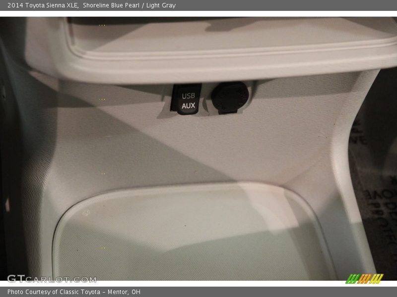 Shoreline Blue Pearl / Light Gray 2014 Toyota Sienna XLE