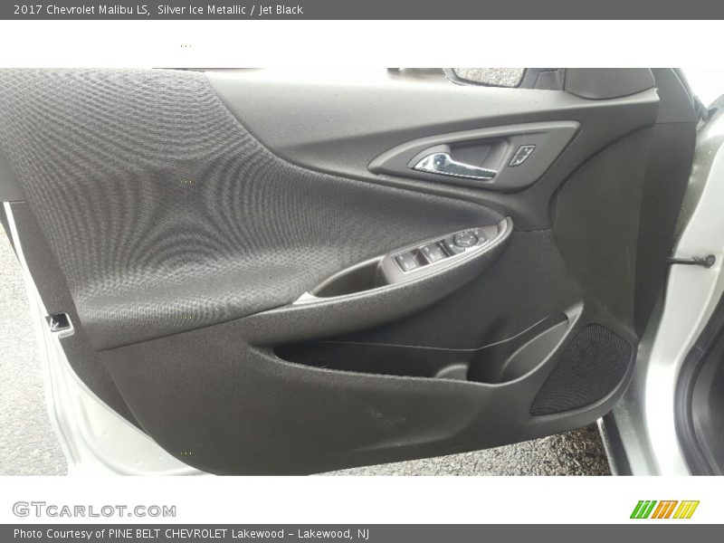 Silver Ice Metallic / Jet Black 2017 Chevrolet Malibu LS