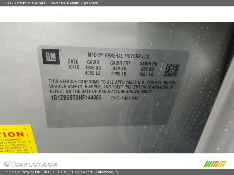 Silver Ice Metallic / Jet Black 2017 Chevrolet Malibu LS