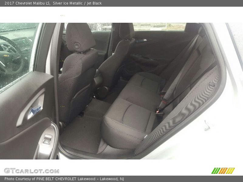 Silver Ice Metallic / Jet Black 2017 Chevrolet Malibu LS