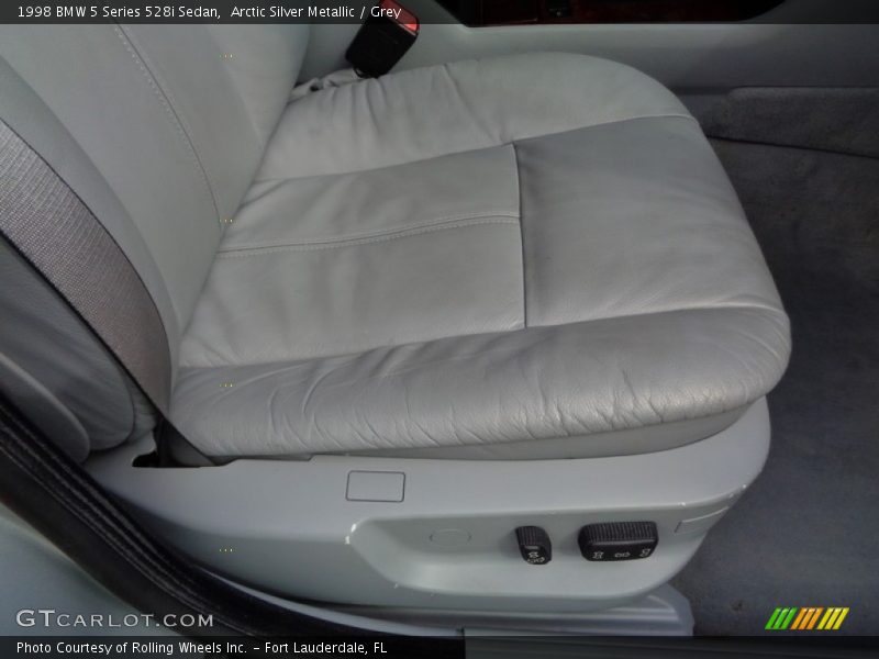 Arctic Silver Metallic / Grey 1998 BMW 5 Series 528i Sedan
