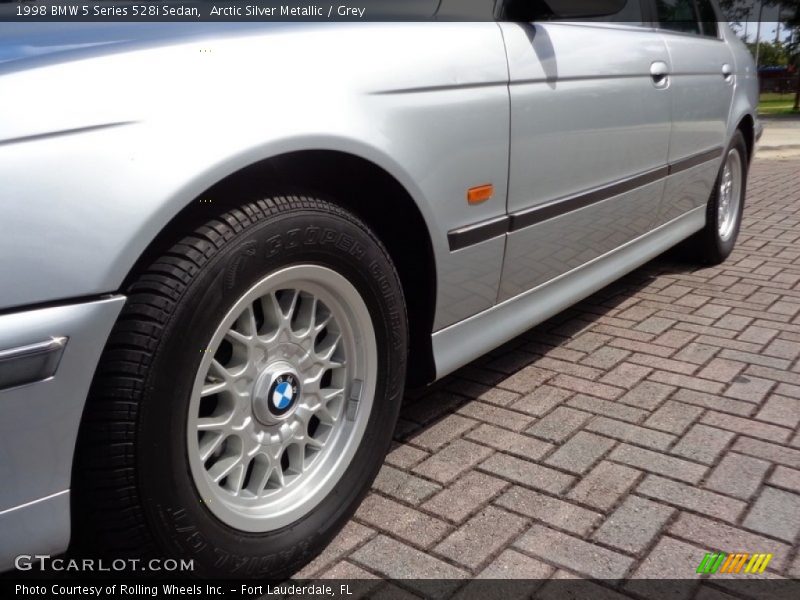 Arctic Silver Metallic / Grey 1998 BMW 5 Series 528i Sedan