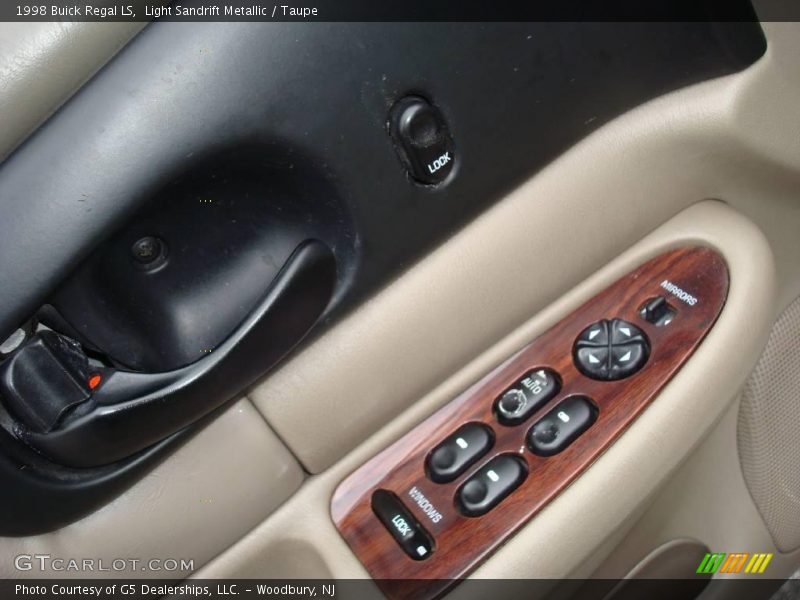 Light Sandrift Metallic / Taupe 1998 Buick Regal LS