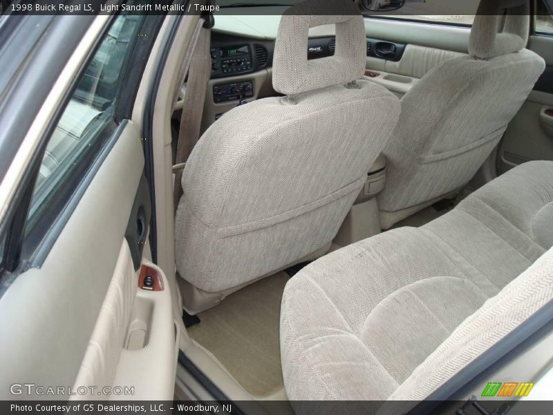 Light Sandrift Metallic / Taupe 1998 Buick Regal LS