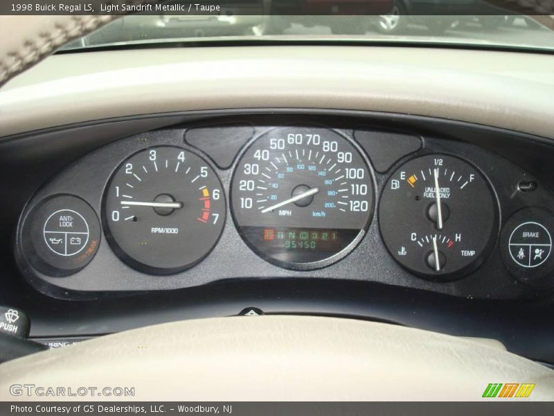 Light Sandrift Metallic / Taupe 1998 Buick Regal LS