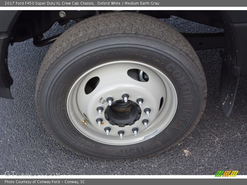 Oxford White / Medium Earth Gray 2017 Ford F450 Super Duty XL Crew Cab Chassis
