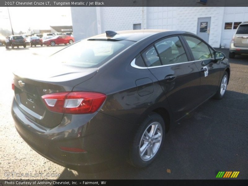 Tungsten Metallic / Jet Black 2017 Chevrolet Cruze LT