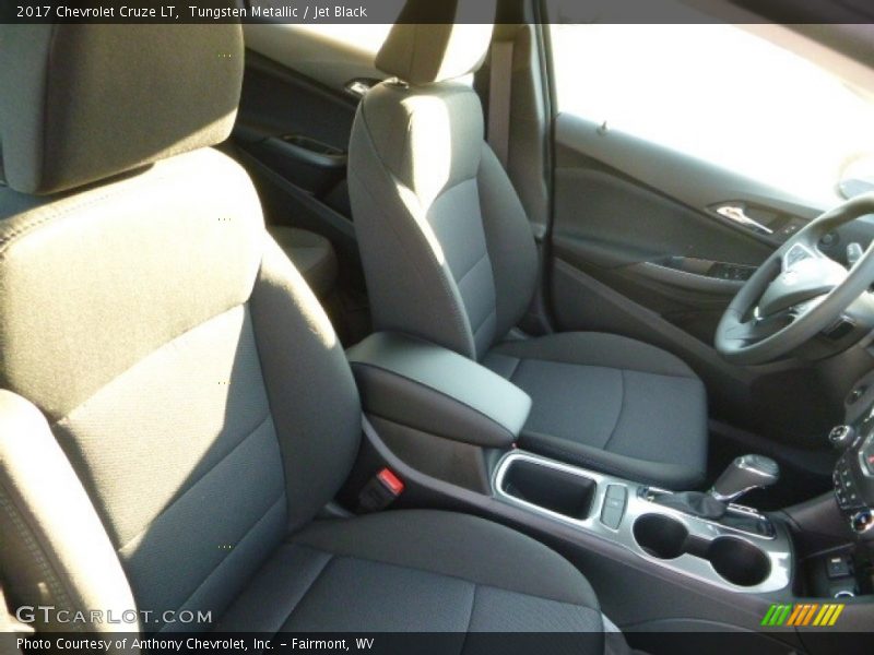 Tungsten Metallic / Jet Black 2017 Chevrolet Cruze LT