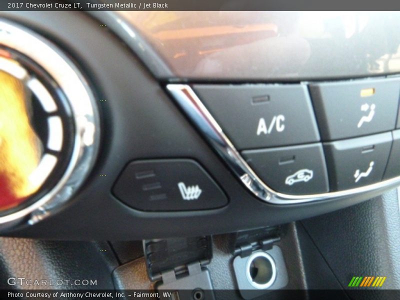 Tungsten Metallic / Jet Black 2017 Chevrolet Cruze LT