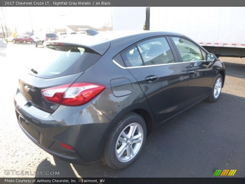 Nightfall Gray Metallic / Jet Black 2017 Chevrolet Cruze LT