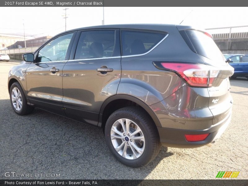 Magnetic / Charcoal Black 2017 Ford Escape SE 4WD