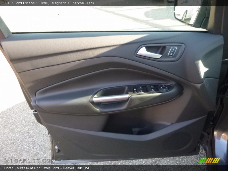 Magnetic / Charcoal Black 2017 Ford Escape SE 4WD
