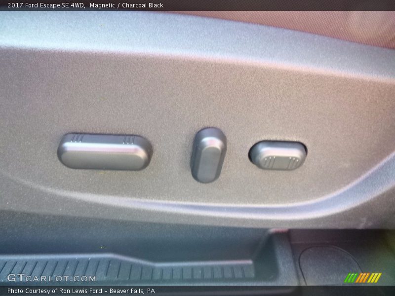 Magnetic / Charcoal Black 2017 Ford Escape SE 4WD