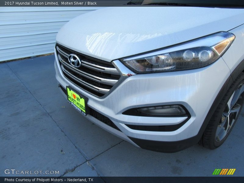 Molten Silver / Black 2017 Hyundai Tucson Limited