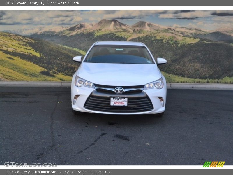 Super White / Black 2017 Toyota Camry LE