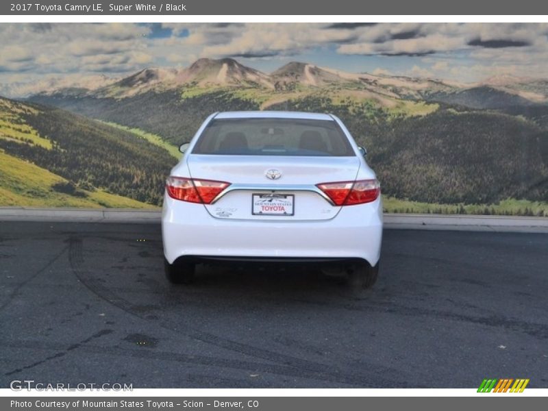 Super White / Black 2017 Toyota Camry LE