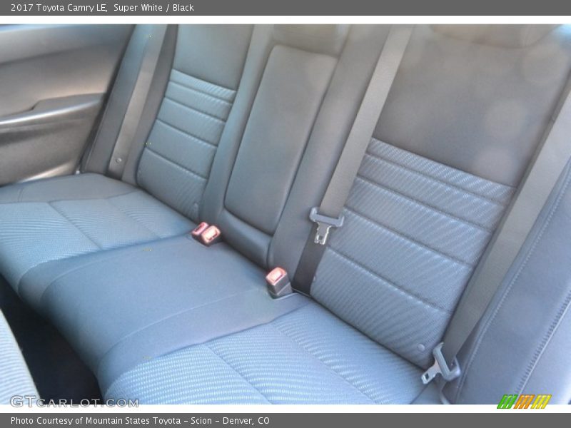 Super White / Black 2017 Toyota Camry LE
