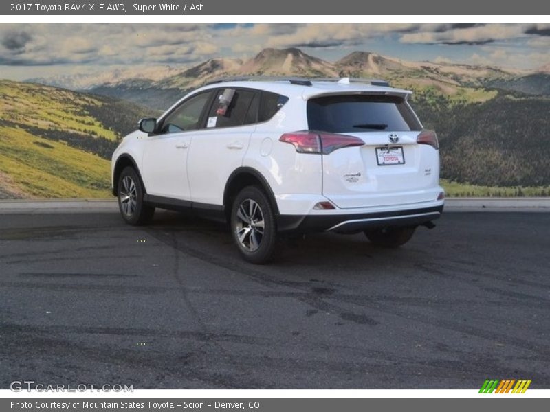 Super White / Ash 2017 Toyota RAV4 XLE AWD
