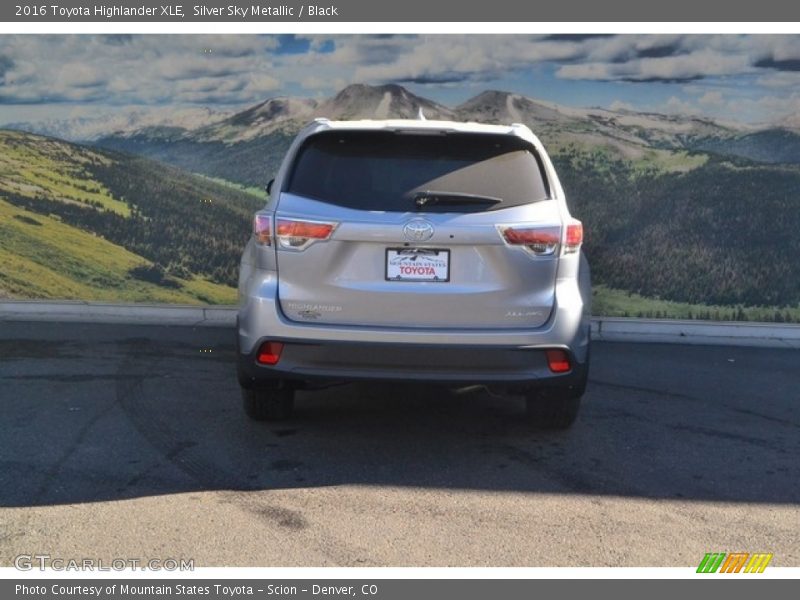 Silver Sky Metallic / Black 2016 Toyota Highlander XLE