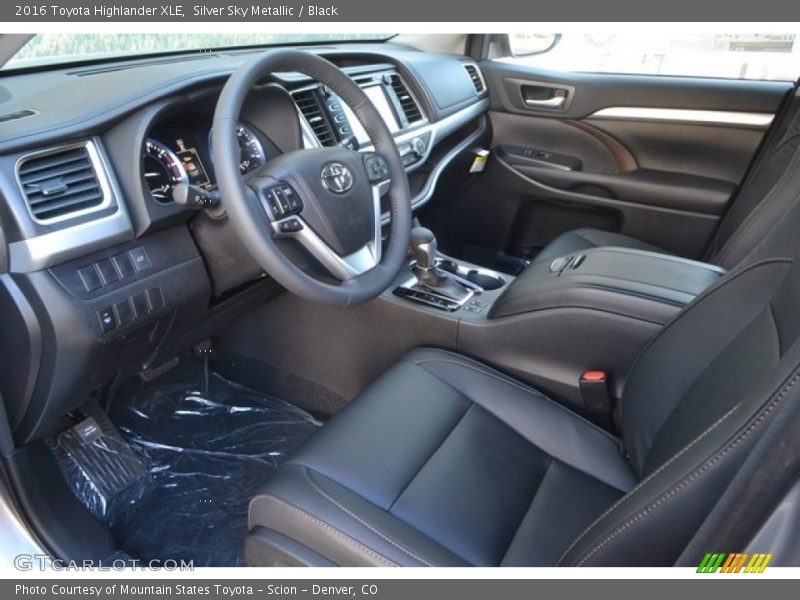 Silver Sky Metallic / Black 2016 Toyota Highlander XLE