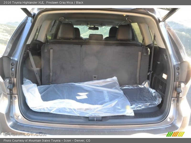 Predawn Gray Mica / Black 2016 Toyota Highlander XLE